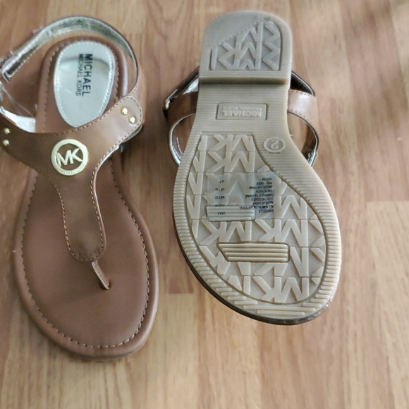 GIRLS MICHAEL KORS SANDALS - Picture 2 of 2
